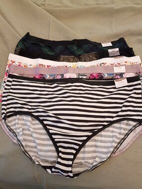 NWT Lot of 5 Pairs of Cacique Underwear